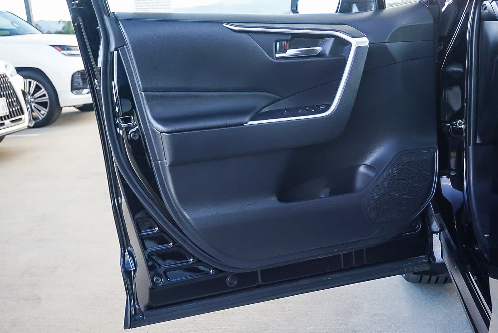 Thumbnail: 2024 Toyota RAV4 - 23