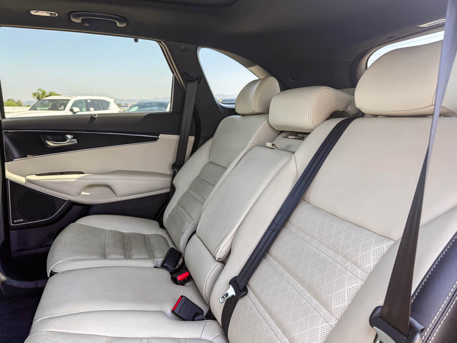 Thumbnail: 2016 Kia Sorento - 20