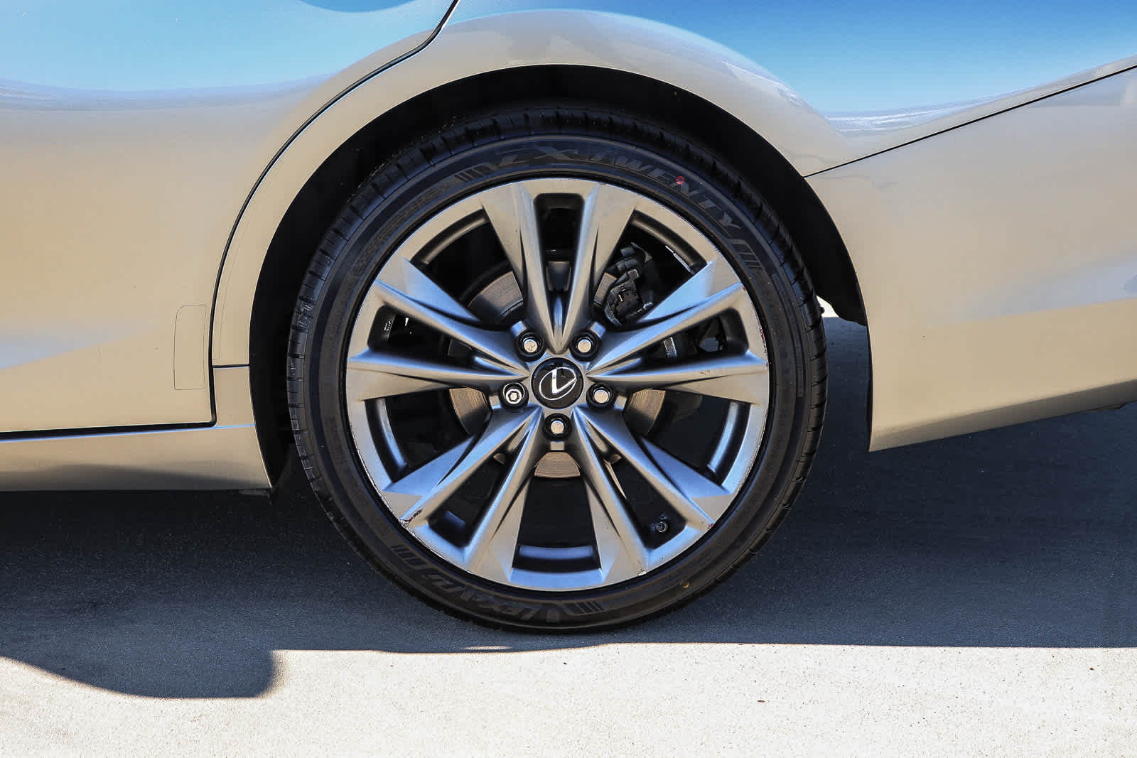 2021 Lexus ES F SPORT - Photo 10