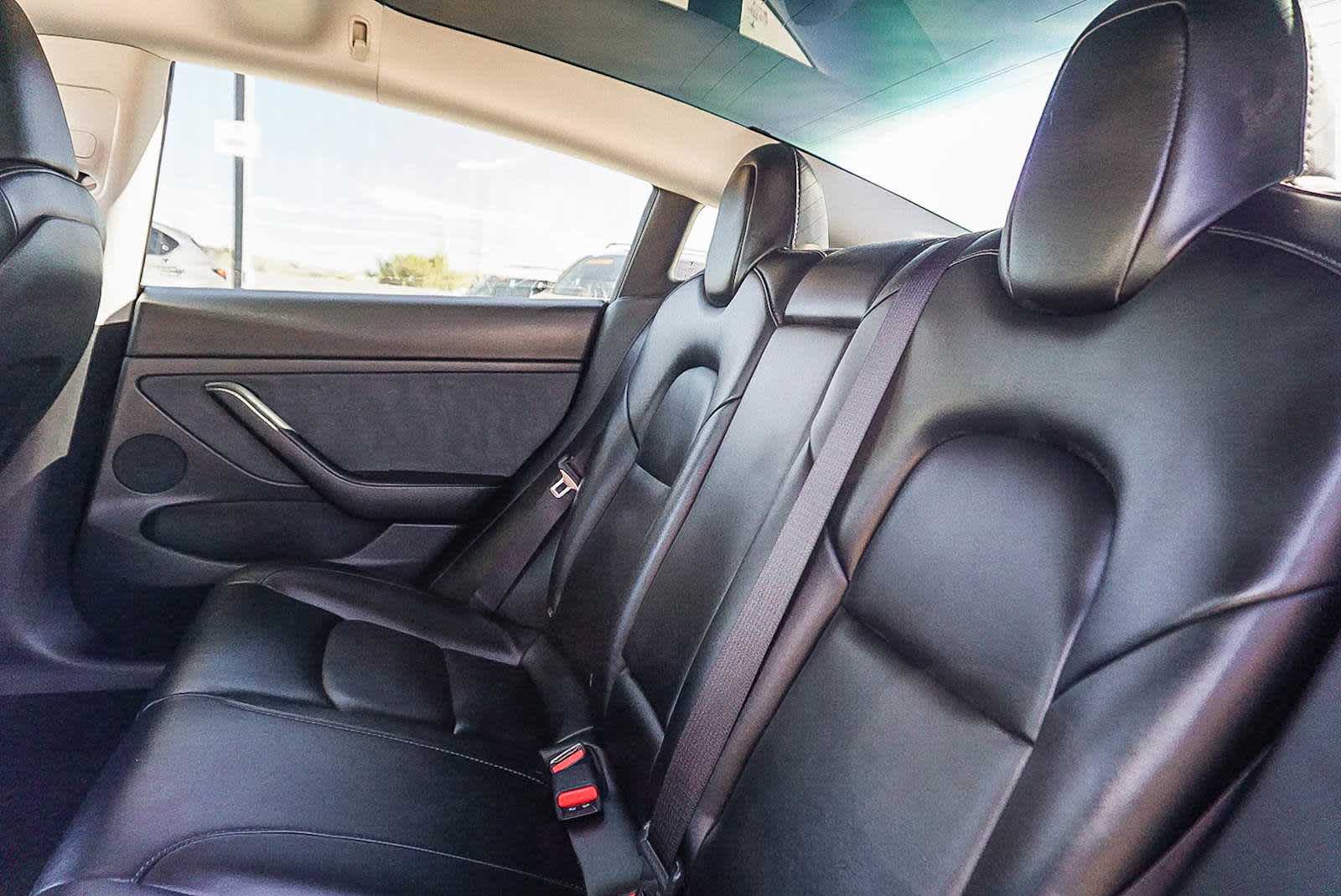 Thumbnail: 2022 Tesla Model 3 - 24