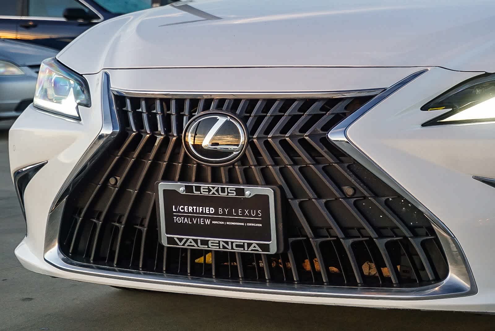 Thumbnail: 2023 Lexus ES - 8