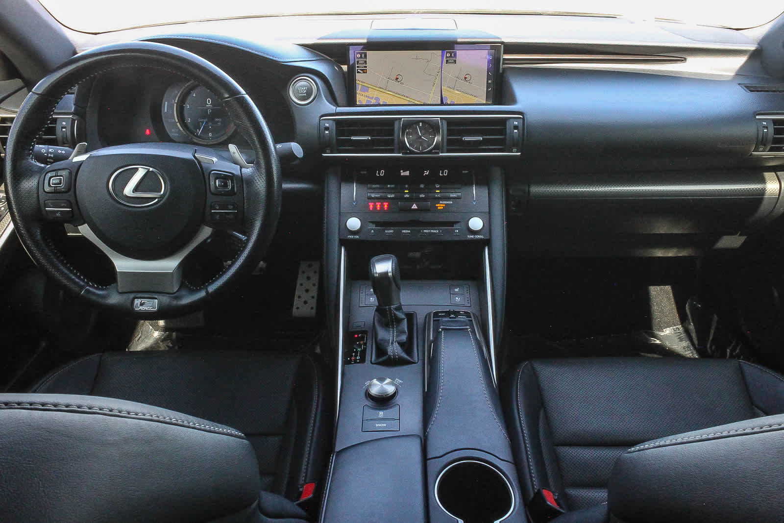 Thumbnail: 2017 Lexus IS - 15