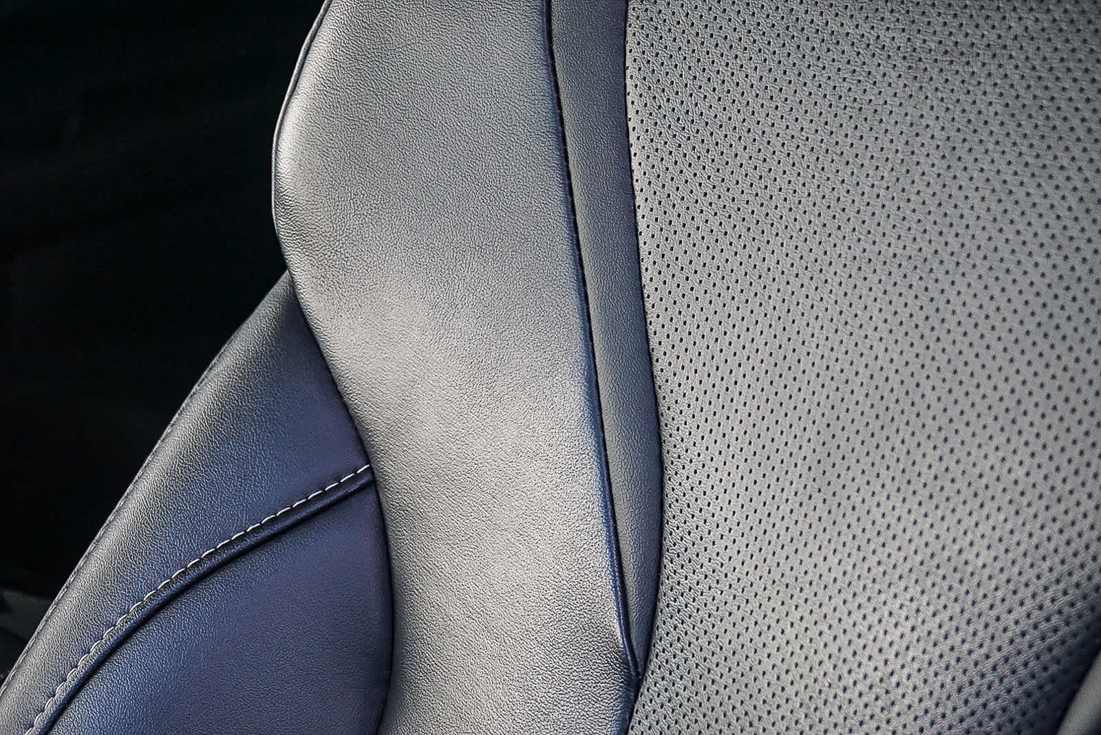 Thumbnail: 2023 Acura MDX - 32