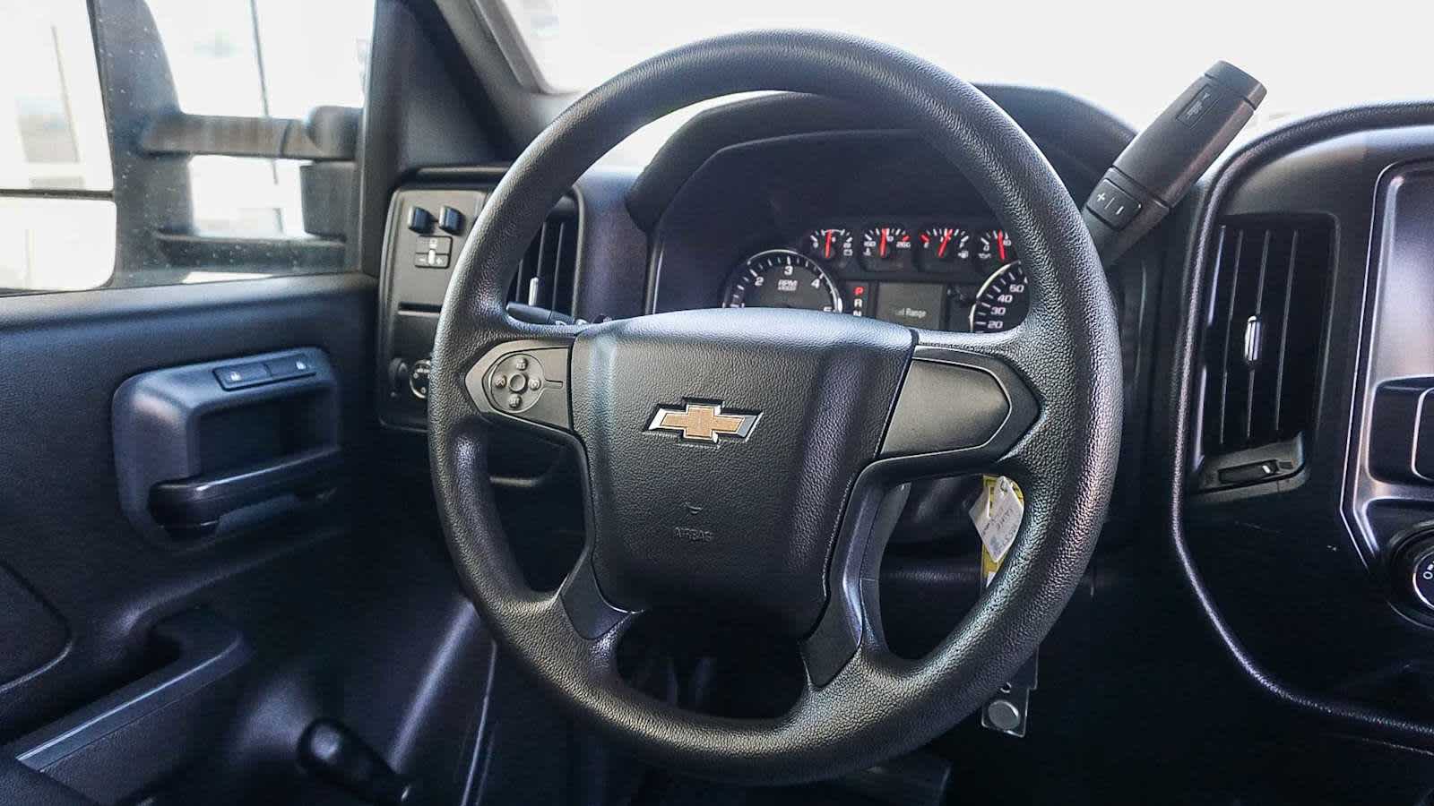 Thumbnail: 2016 Chevrolet Silverado 3500 - 23