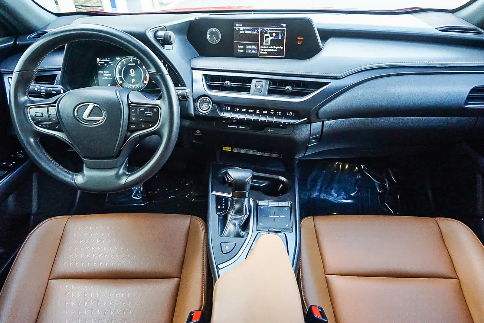 Thumbnail: 2022 Lexus UX - 12