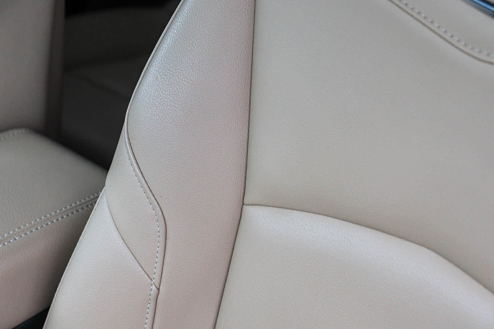 Thumbnail: 2024 Cadillac XT4 - 24
