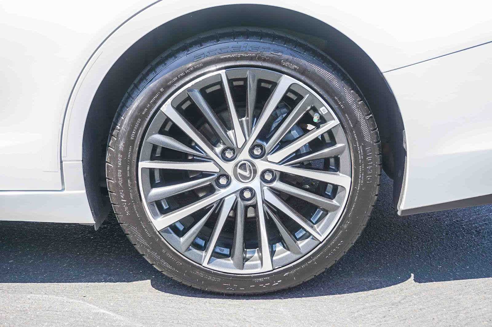 Thumbnail: 2022 Lexus ES - 10