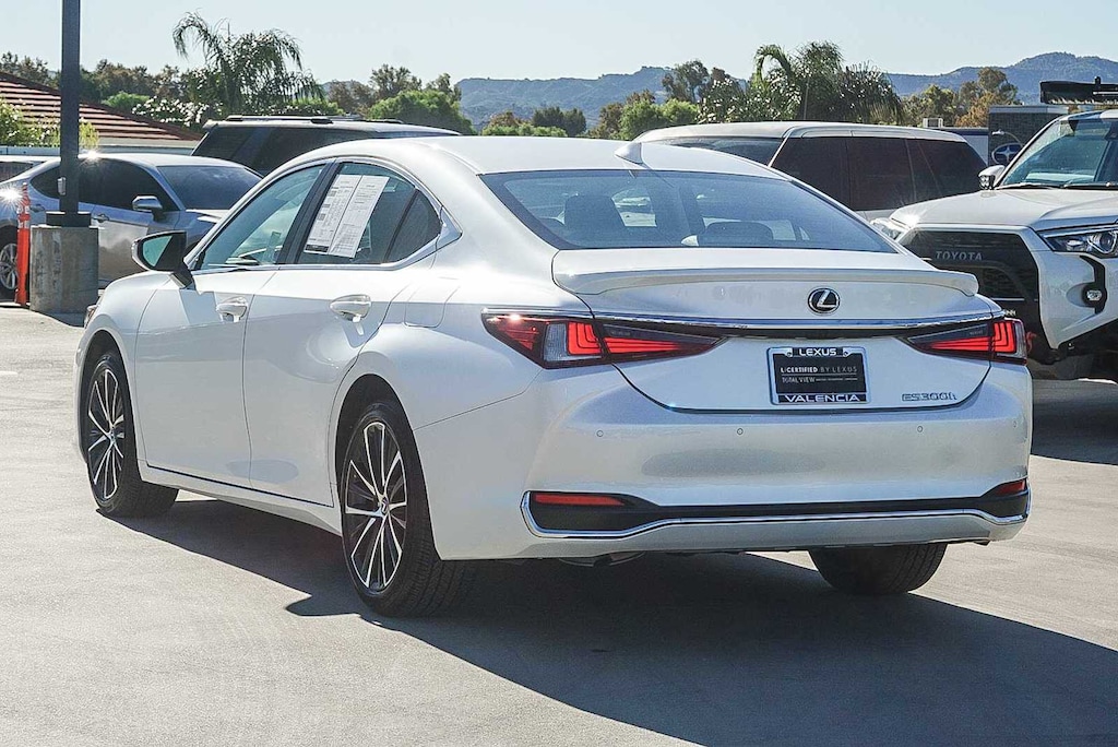 Used 2024 Lexus ES 300h Base Sedan