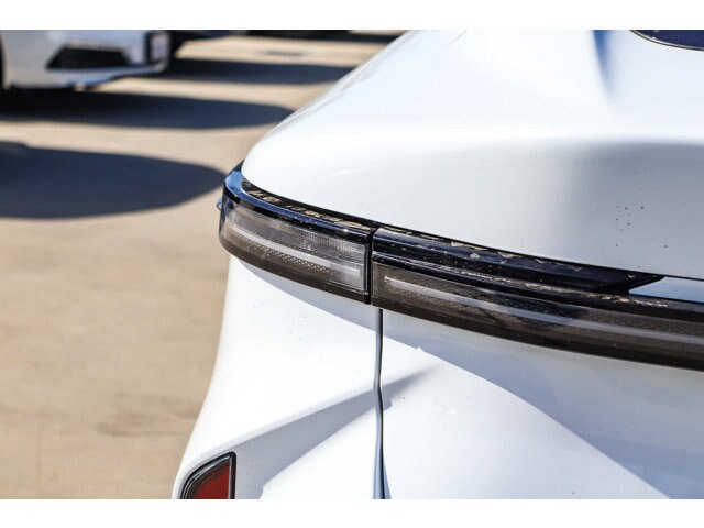 2026 Lexus ES BEV 350e Premium - Photo 13