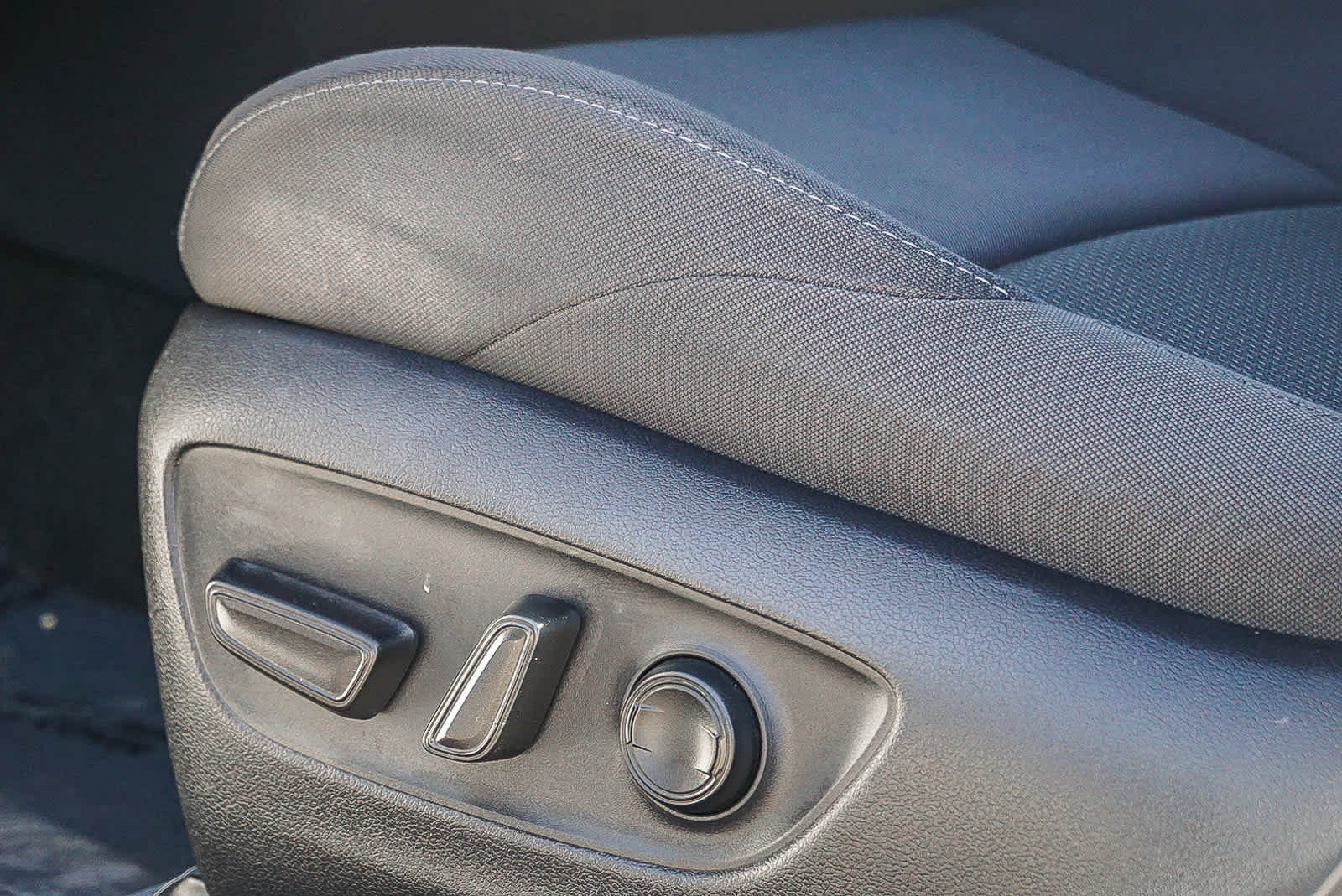 Thumbnail: 2021 Toyota Venza - 24