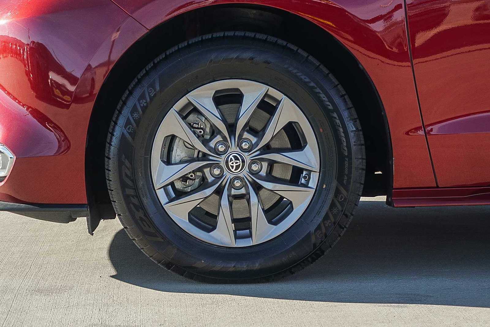 Thumbnail: 2023 Toyota Sienna - 9