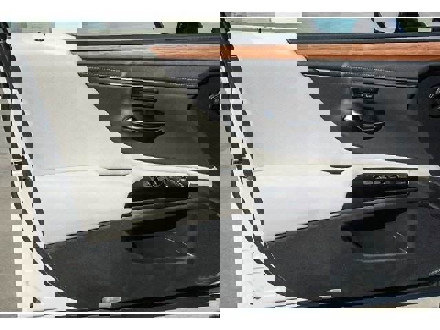 Thumbnail: 2025 Lexus ES - 22