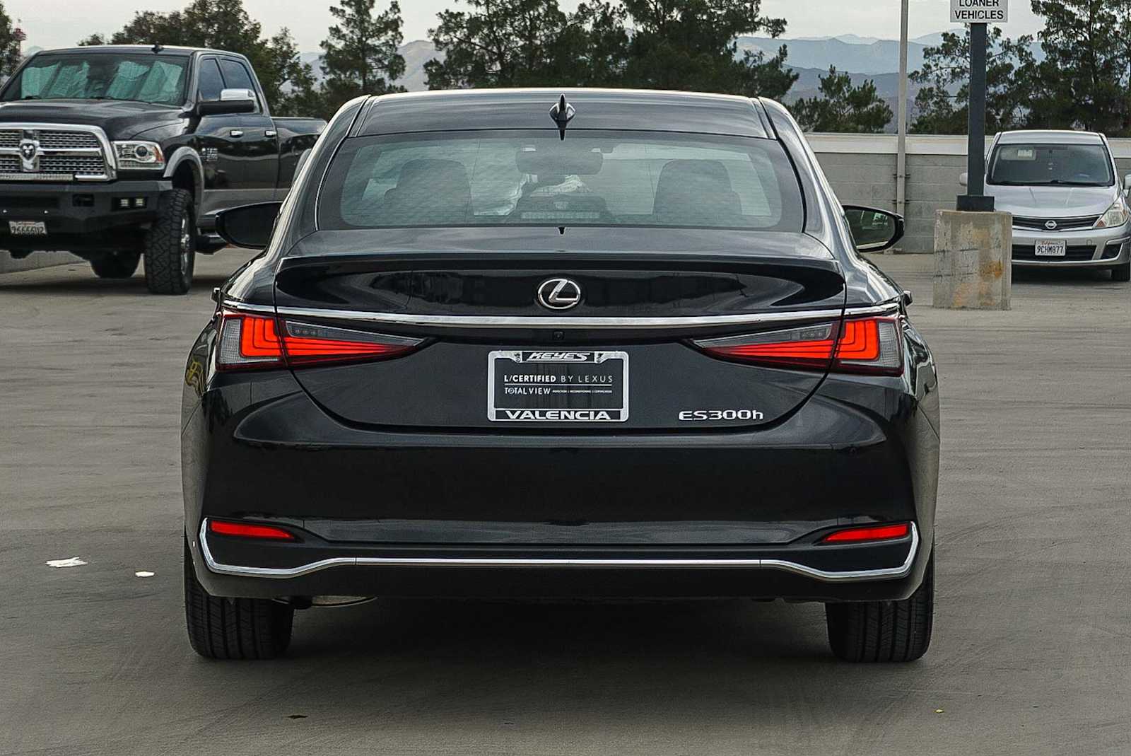 Thumbnail: 2025 Lexus ES - 4