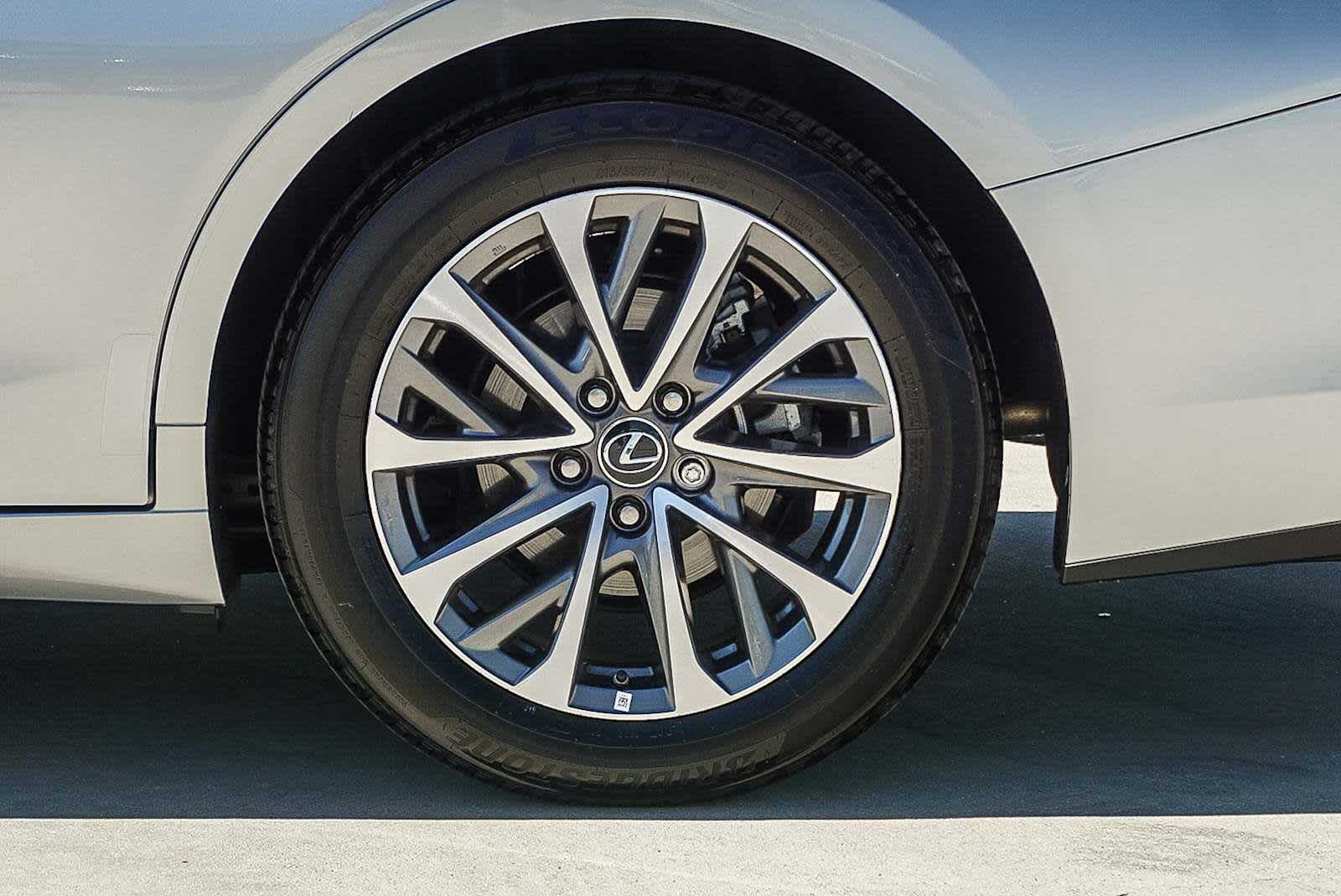 Thumbnail: 2025 Lexus ES - 10