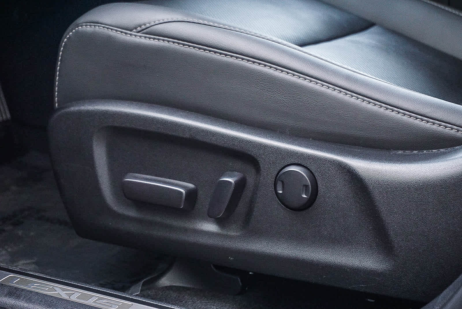 Thumbnail: 2022 Lexus RX - 22