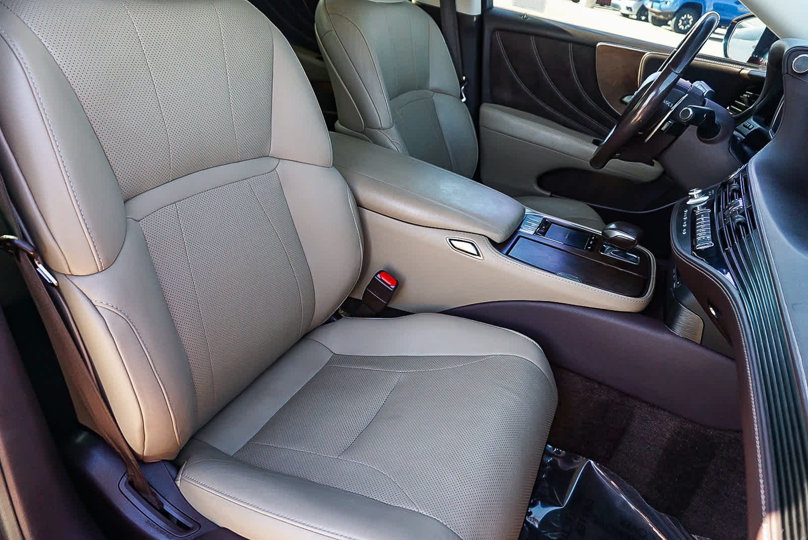 Thumbnail: 2018 Lexus LS - 16