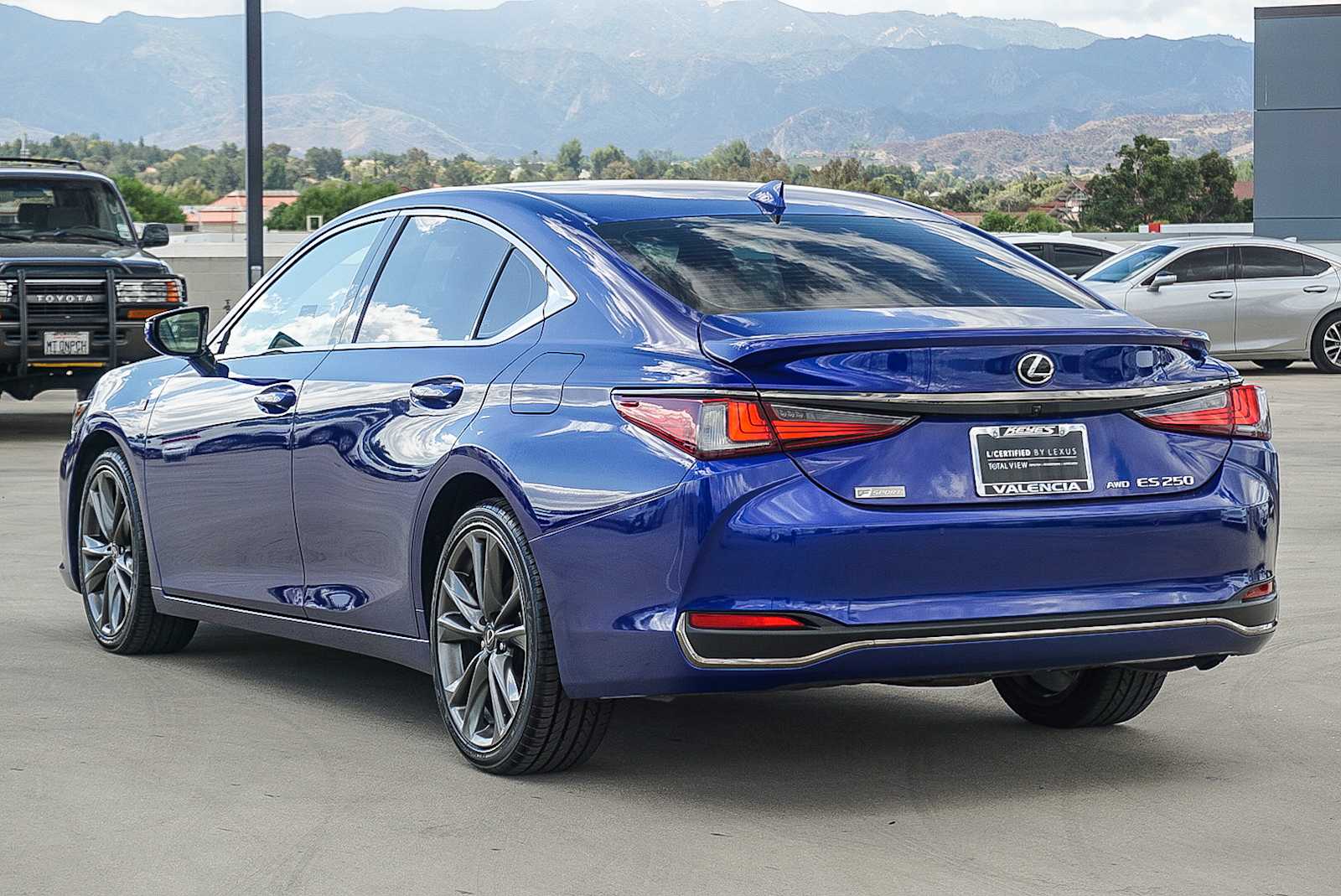 2021 Lexus ES F SPORT photo 3