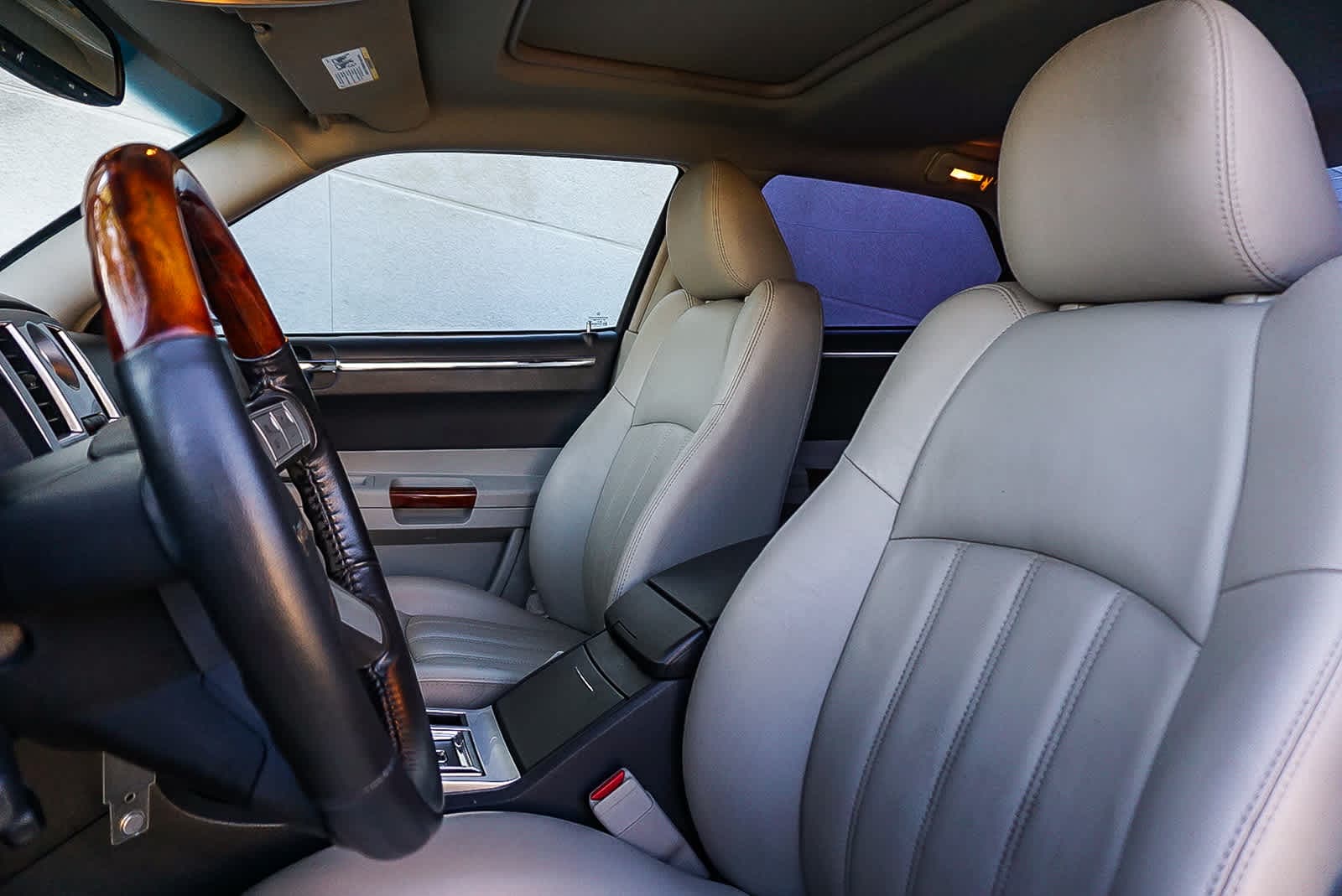 Thumbnail: 2006 Chrysler 300 - 18