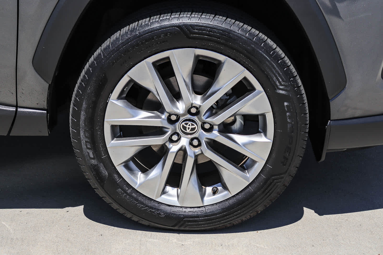 Thumbnail: 2022 Toyota RAV4 - 8