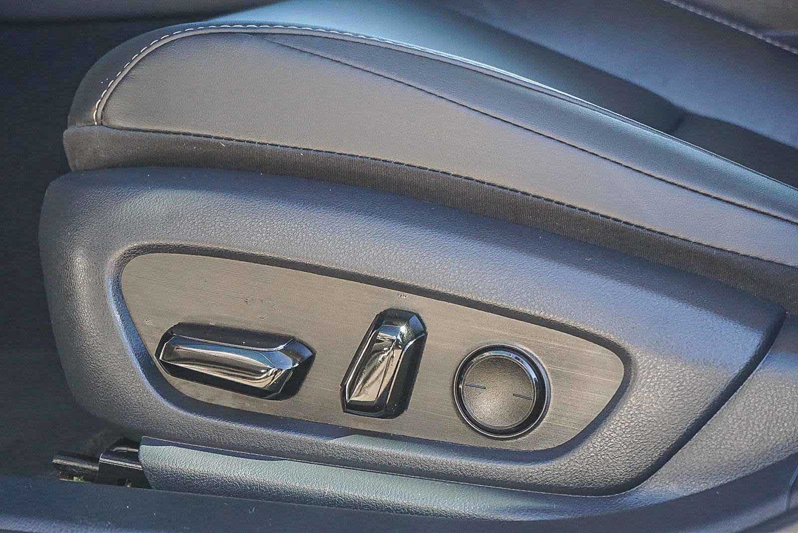 Thumbnail: 2024 Lexus ES - 21