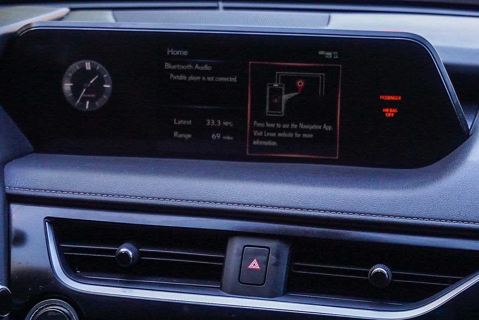 Thumbnail: 2022 Lexus UX - 14