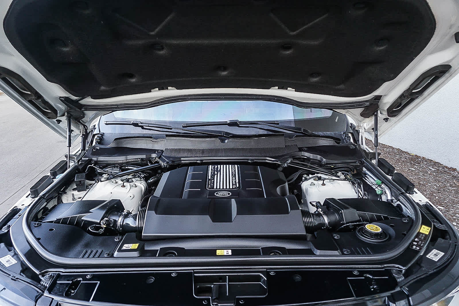 Thumbnail: 2017 Land Rover Range Rover - 26