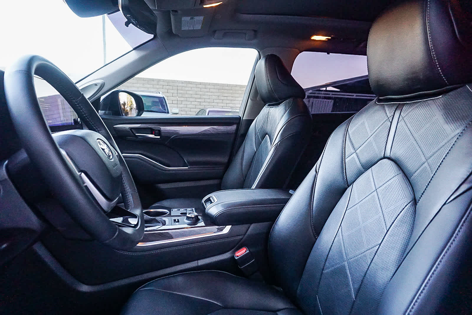 Thumbnail: 2024 Toyota Highlander - 19