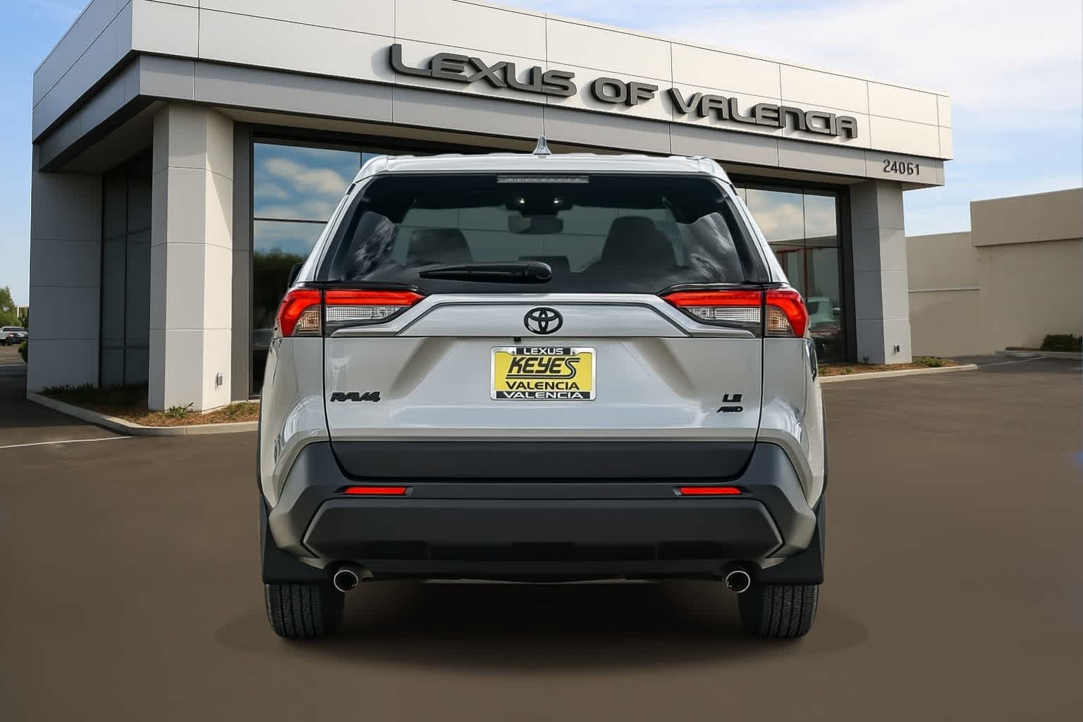 2025 Toyota RAV4 LE photo 4