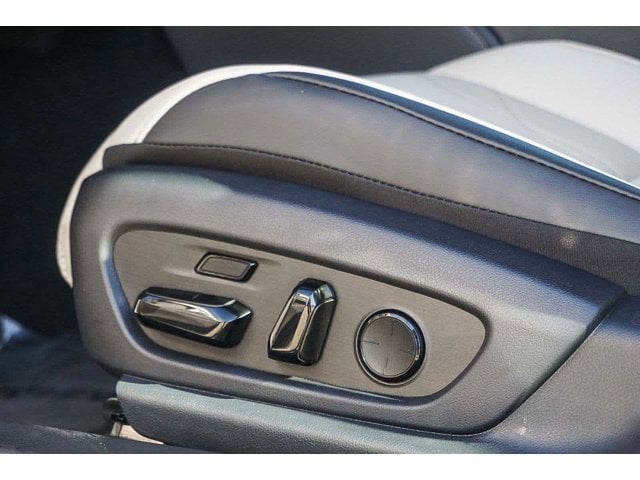 Thumbnail: 2025 Lexus ES - 34