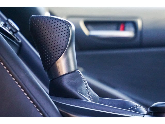 Thumbnail: 2025 Lexus IS - 20