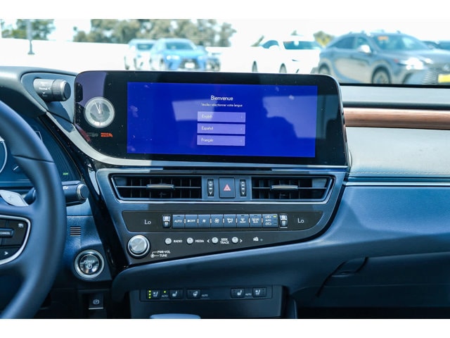 2025 Lexus ES Hybrid 300h 13