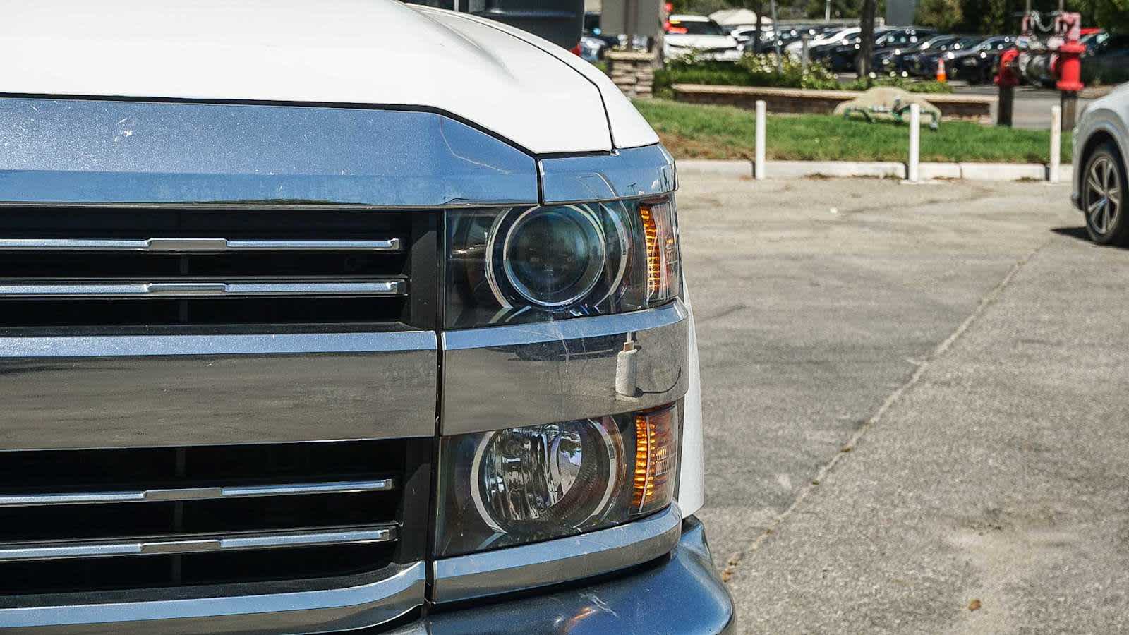 Thumbnail: 2016 Chevrolet Silverado 3500 - 8