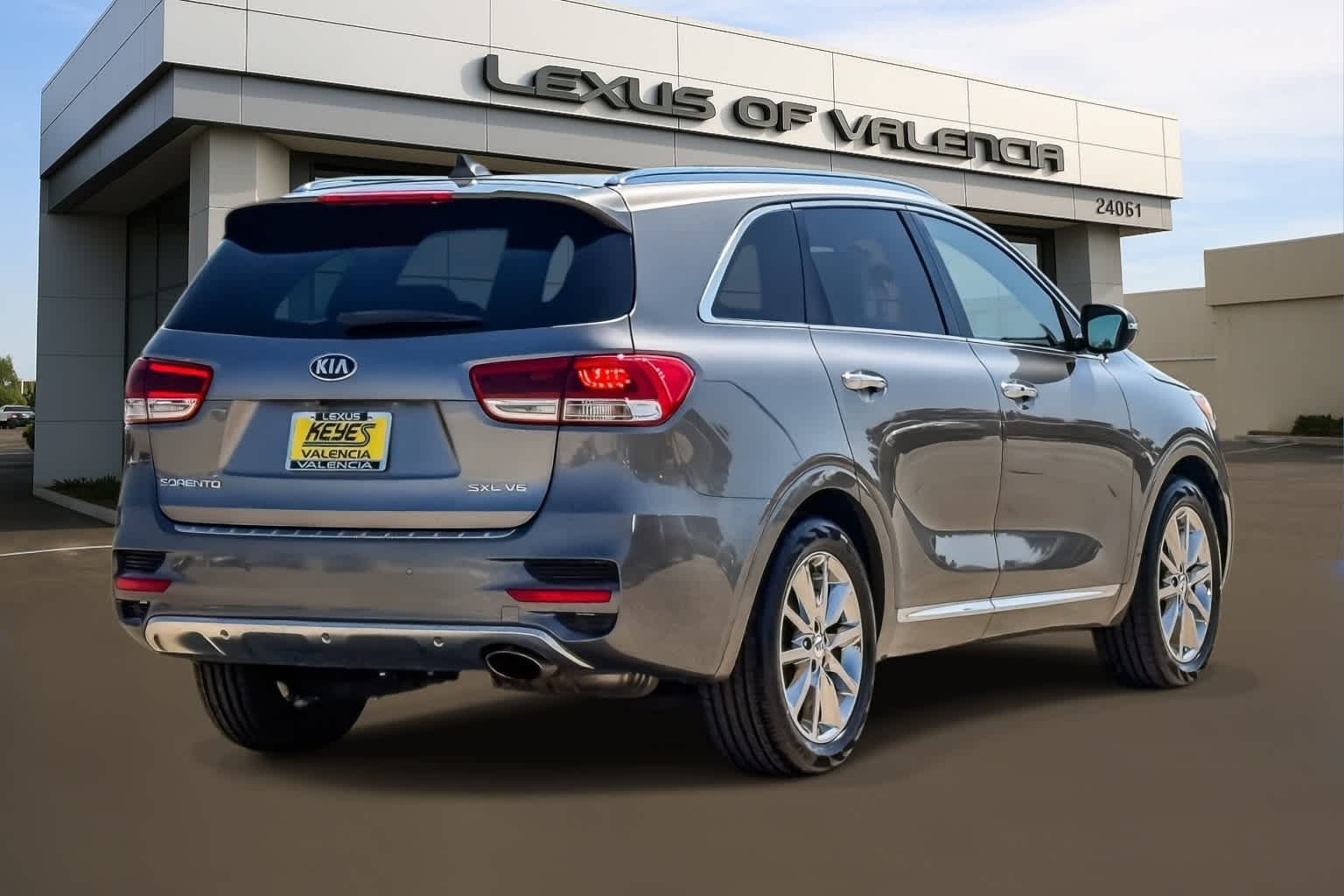 Thumbnail: 2016 Kia Sorento - 4