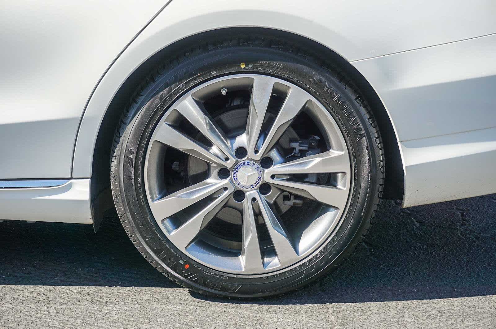 Thumbnail: 2017 Mercedes-Benz C-Class - 23