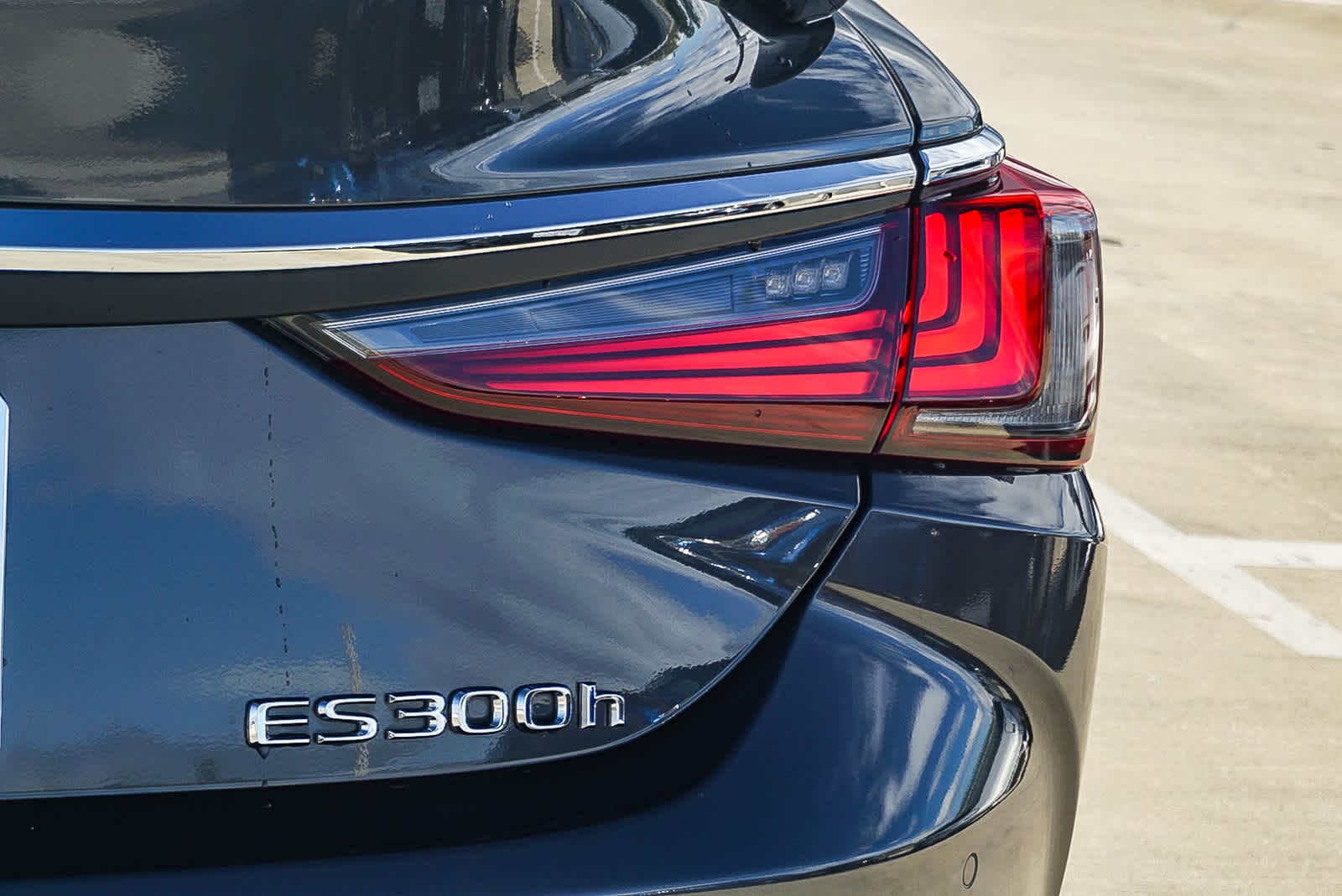 Thumbnail: 2023 Lexus ES - 11