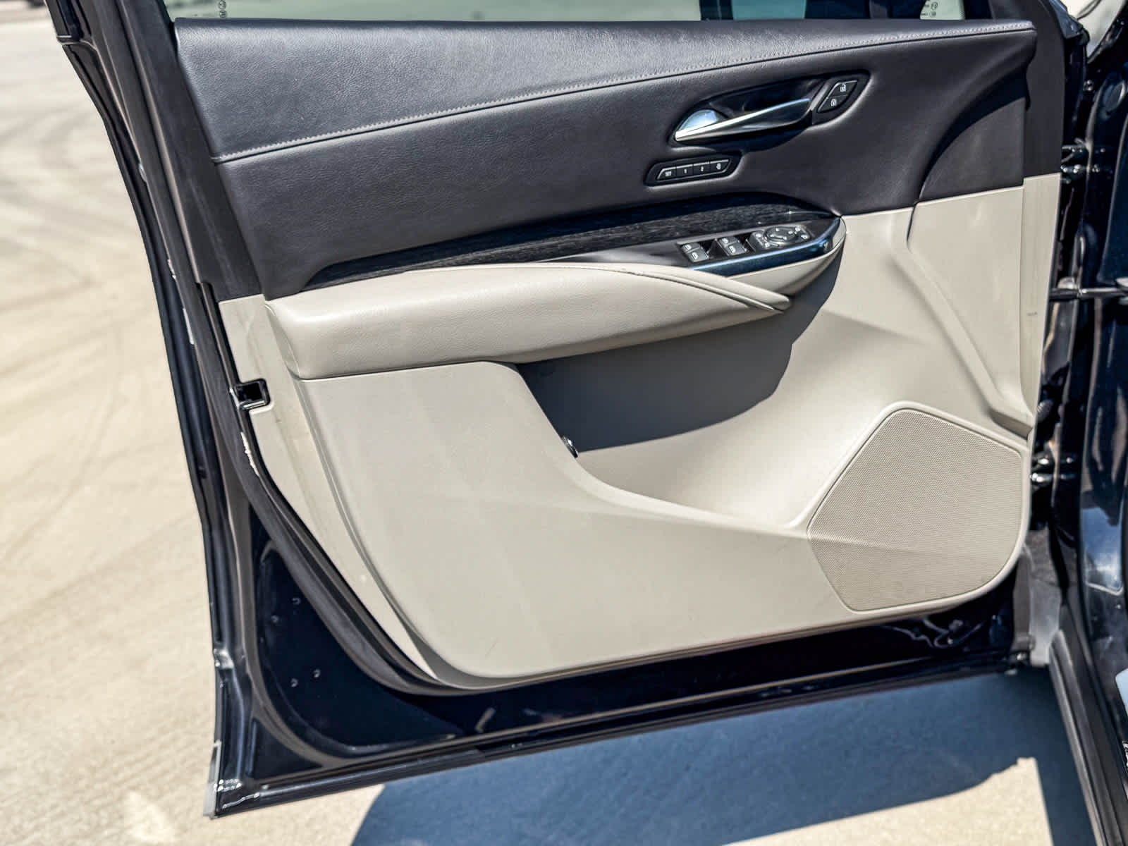 Thumbnail: 2020 Cadillac XT4 - 23
