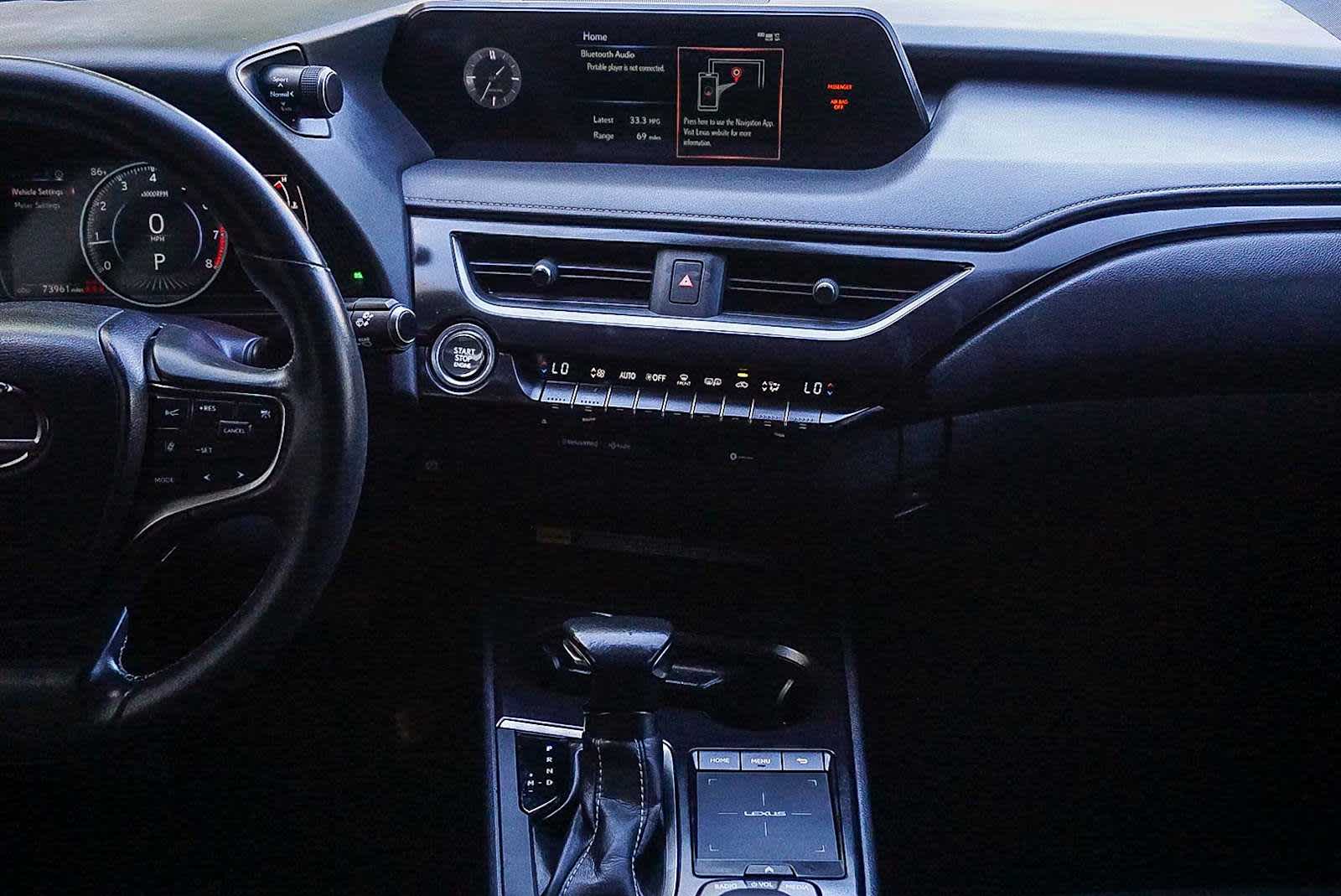 Thumbnail: 2022 Lexus UX - 13