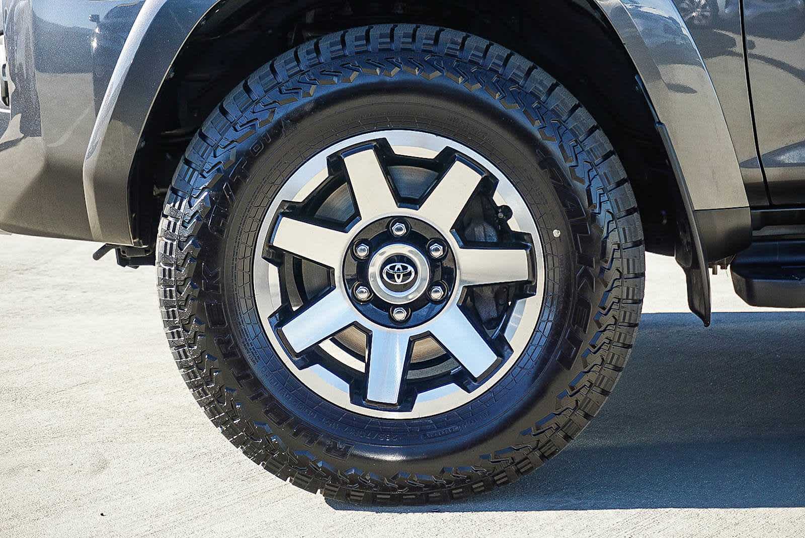 Thumbnail: 2022 Toyota 4Runner - 9