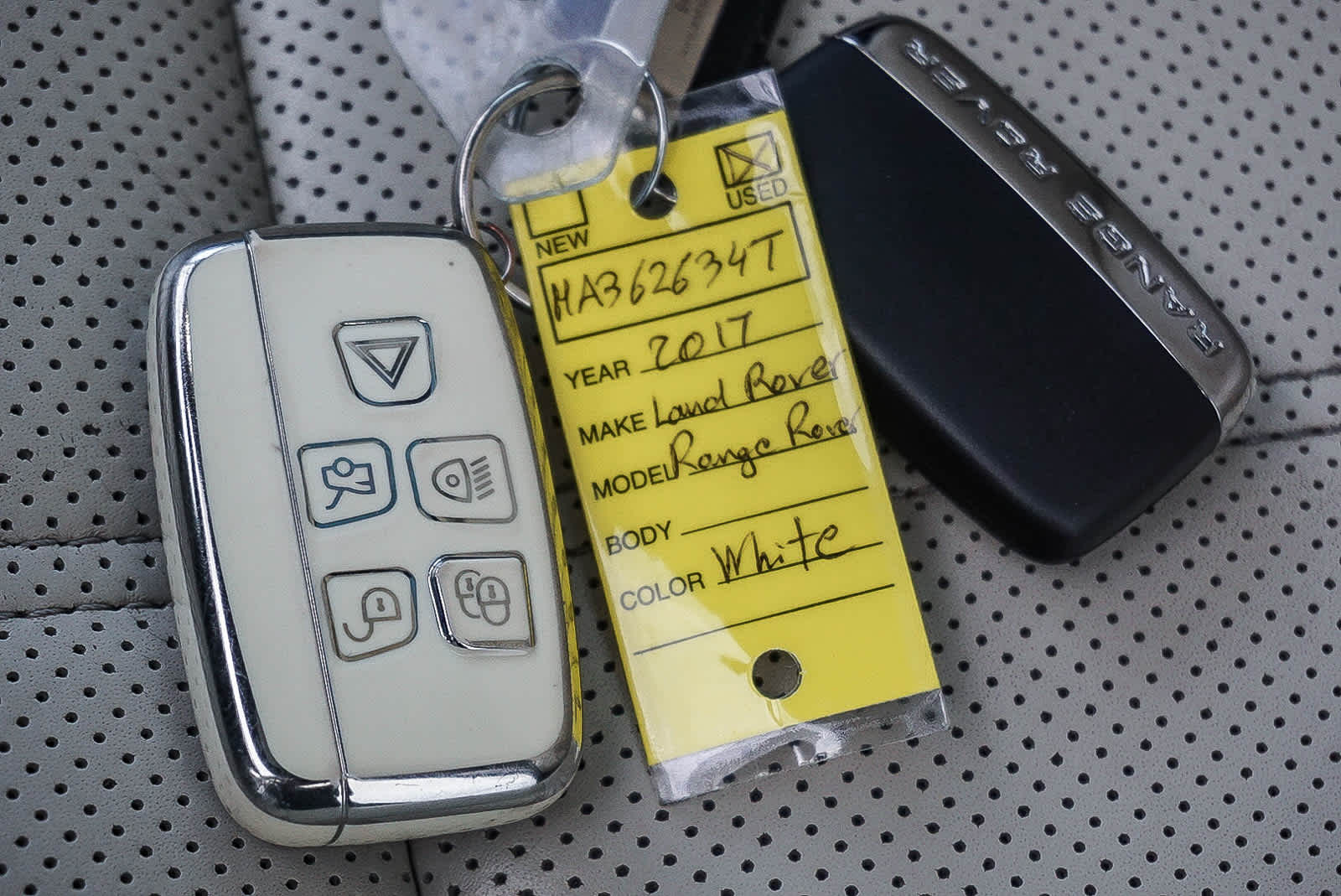 Thumbnail: 2017 Land Rover Range Rover - 28