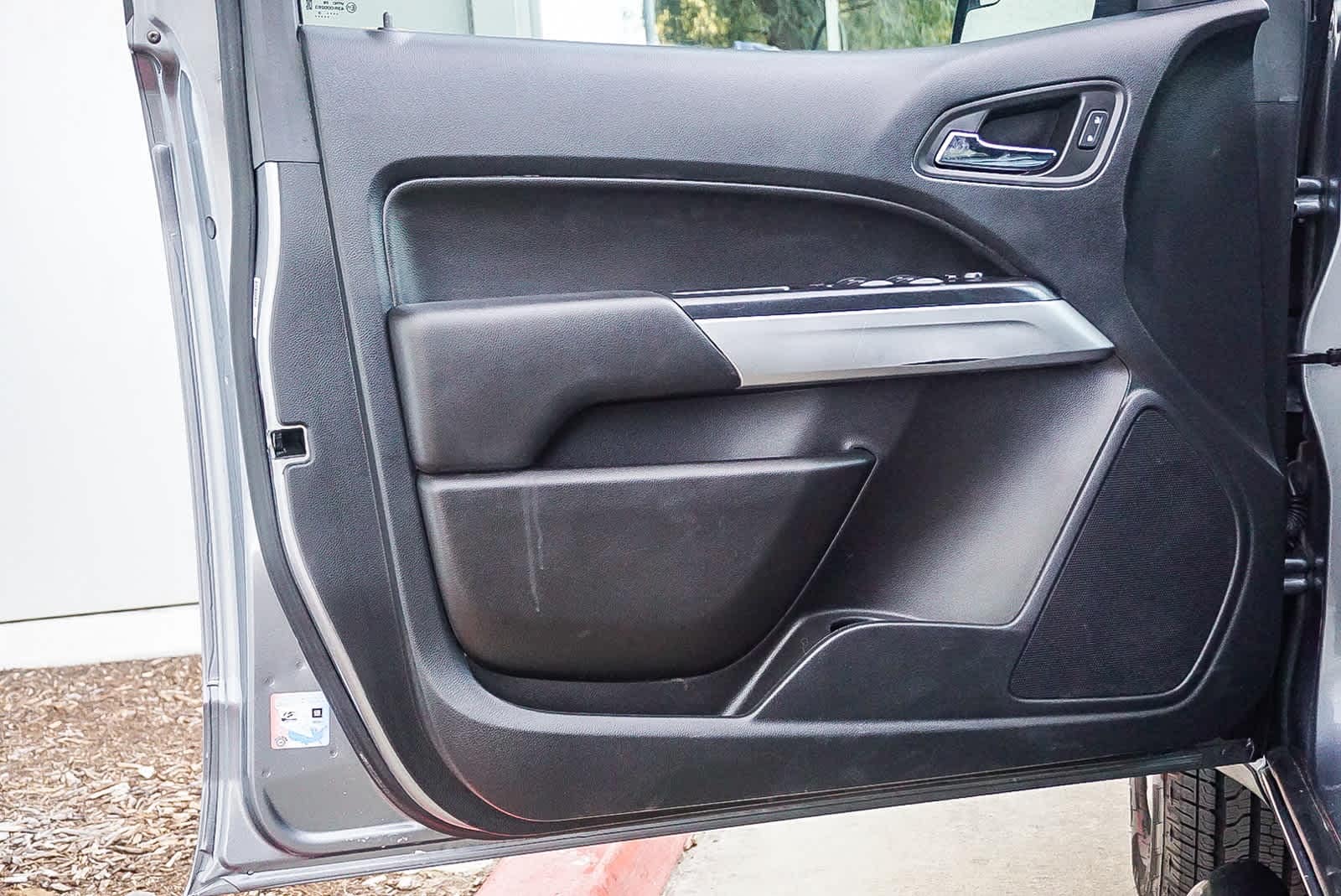 Thumbnail: 2020 Chevrolet Colorado - 25