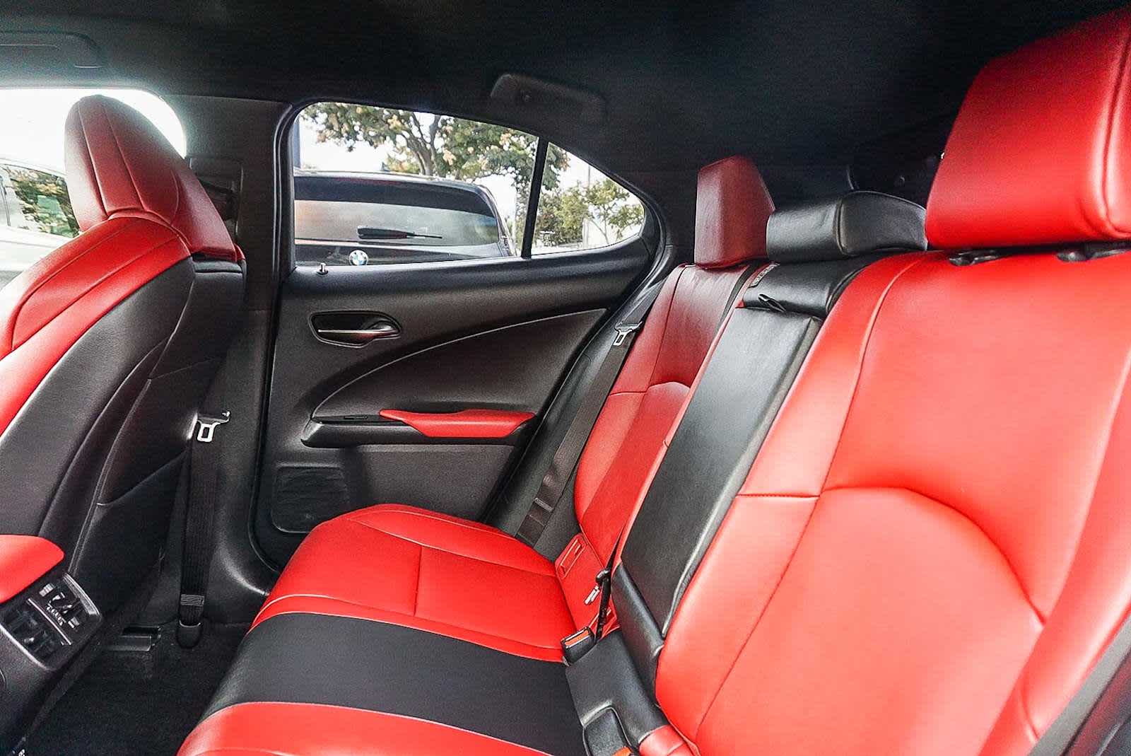 Thumbnail: 2020 Lexus UX - 17