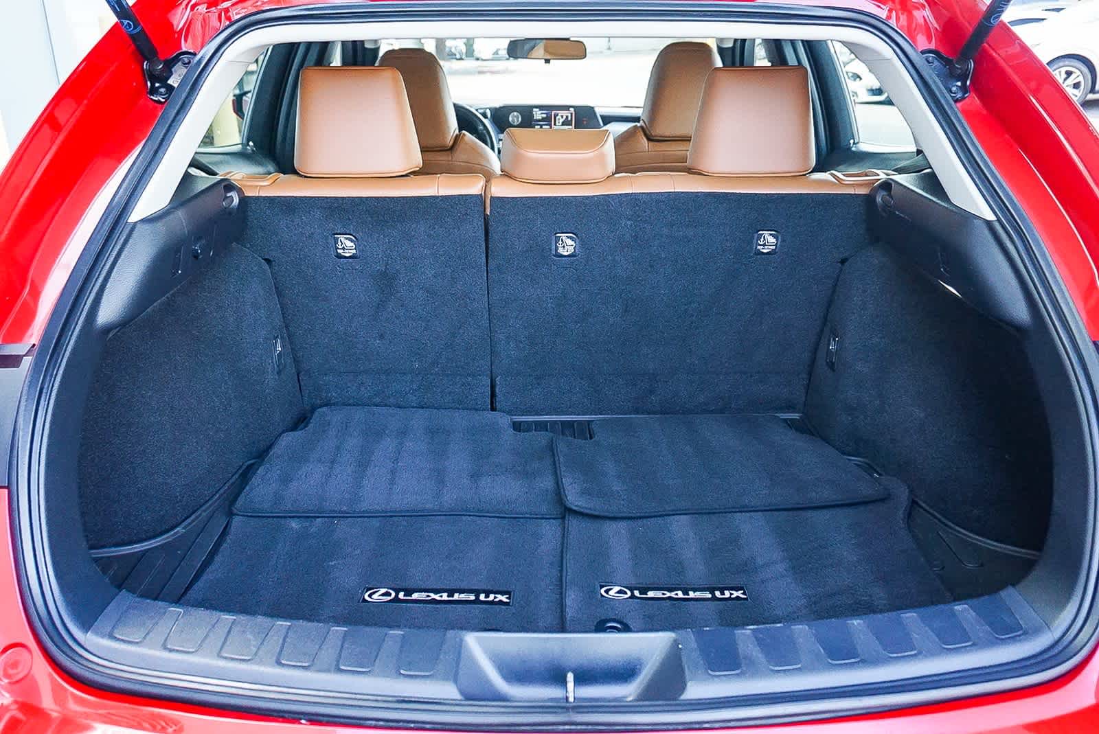 Thumbnail: 2022 Lexus UX - 23