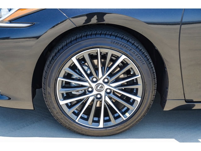 2025 Lexus ES Hybrid 300h 10
