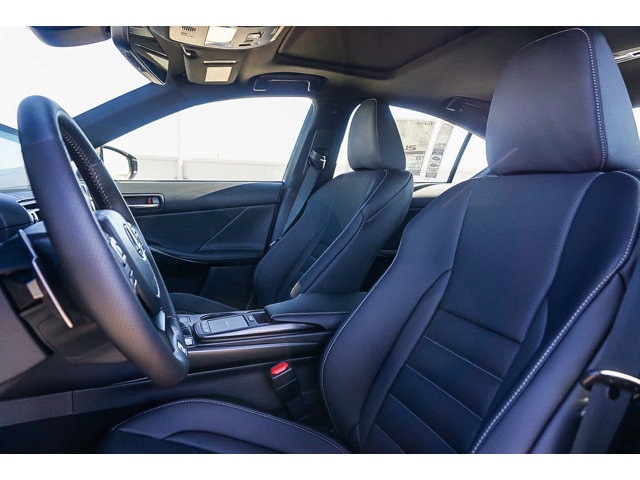 Thumbnail: 2025 Lexus IS - 18