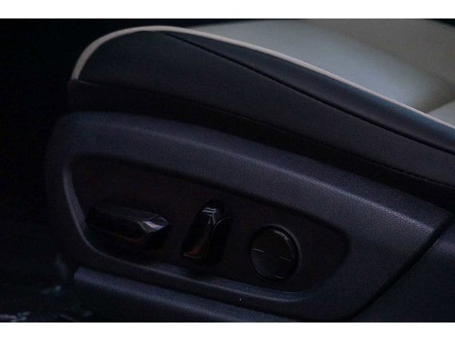 Thumbnail: 2025 Lexus ES - 21