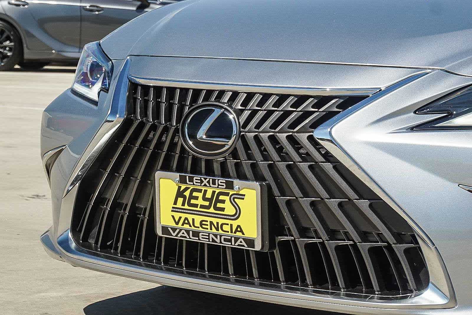 2025 LEXUS ES 350 Base photo 3