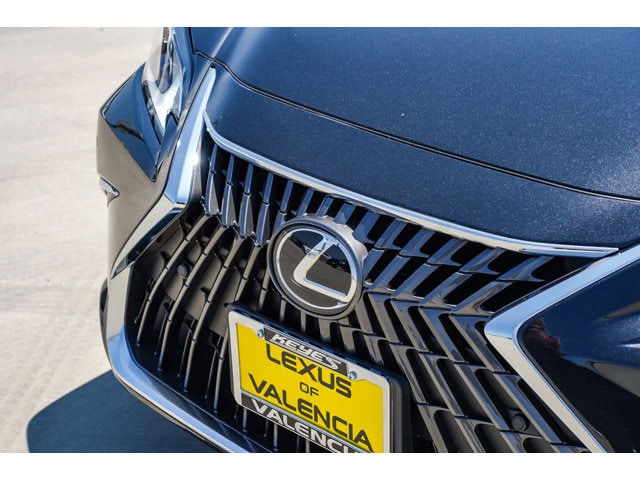 2025 Lexus ES Hybrid 300h 9