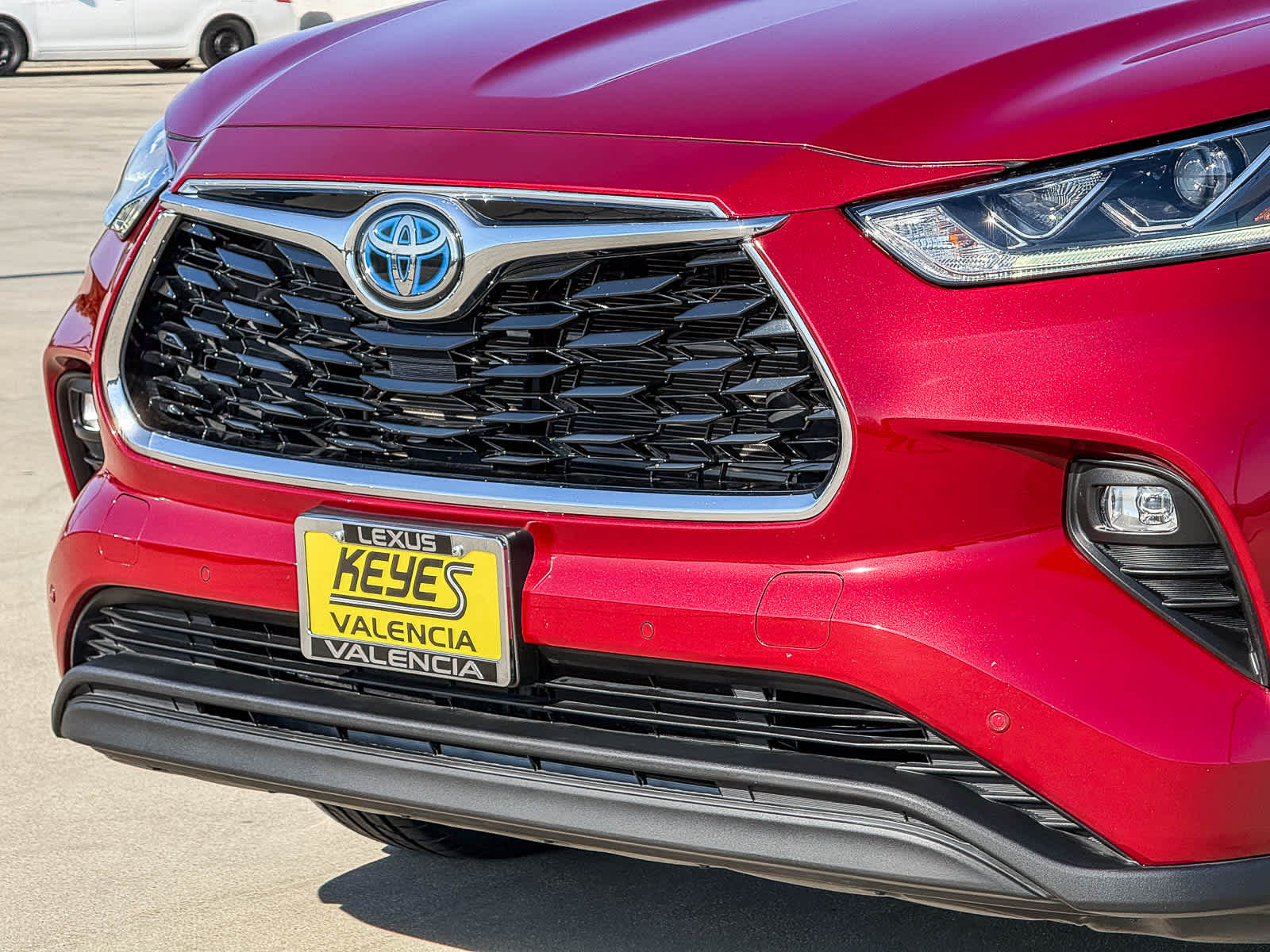 Thumbnail: 2023 Toyota Highlander - 8