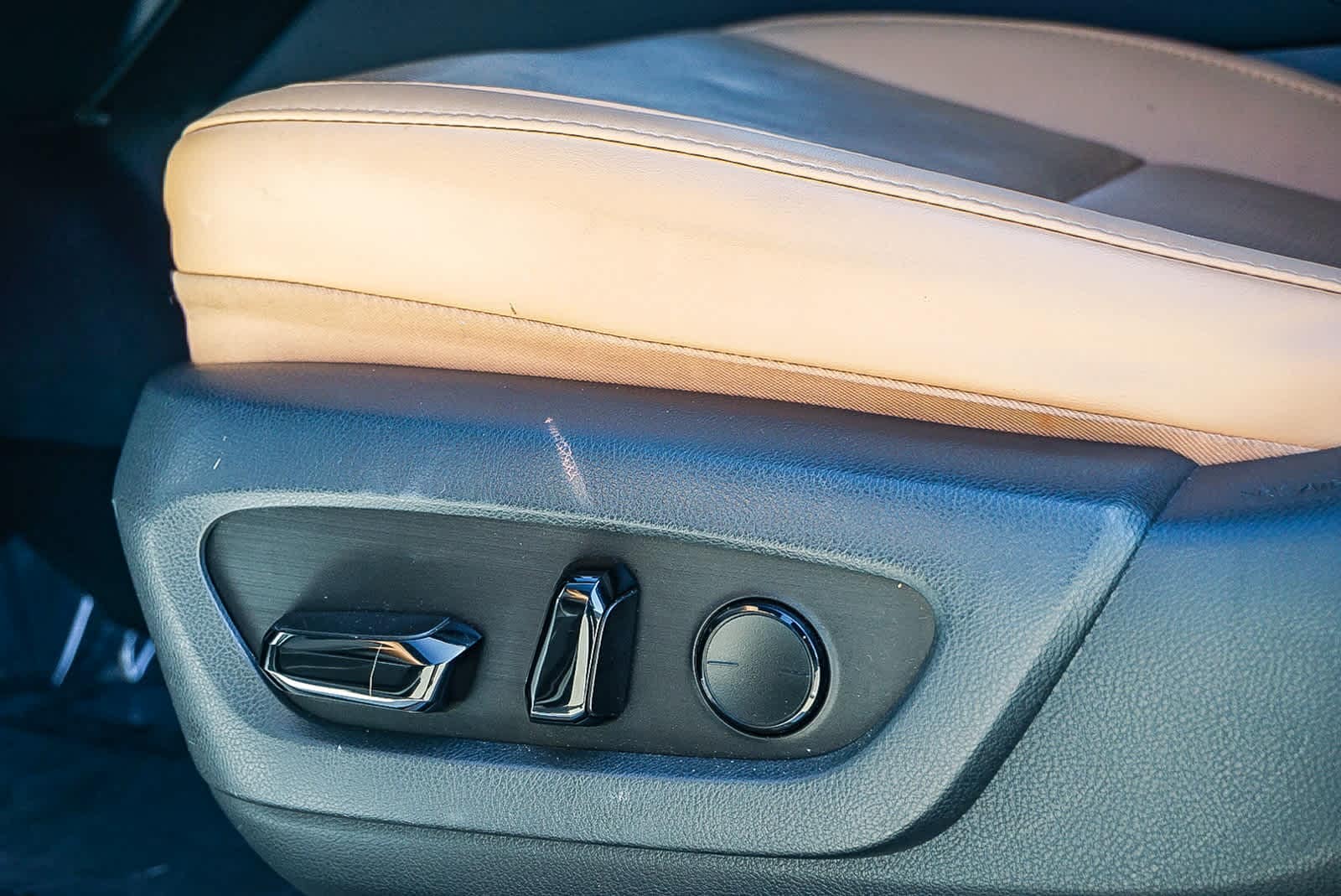 Thumbnail: 2023 Lexus RX - 21