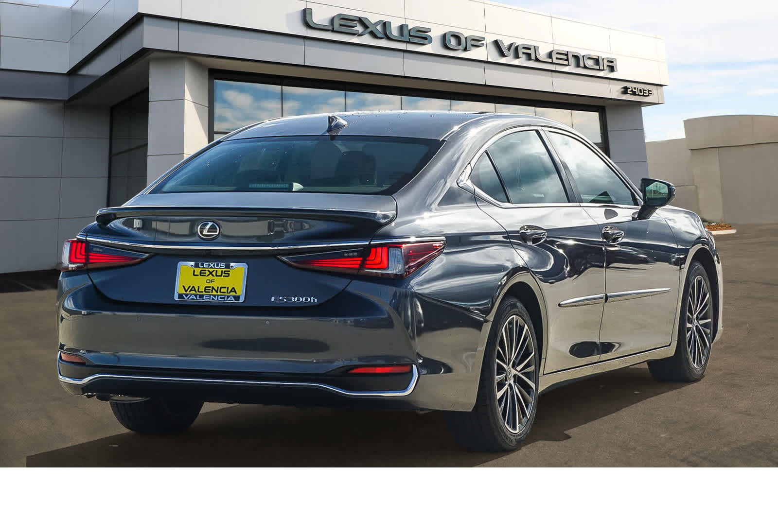 Thumbnail: 2023 Lexus ES - 4